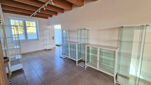 Gewerberaum im Erdgeschoss des Hauses