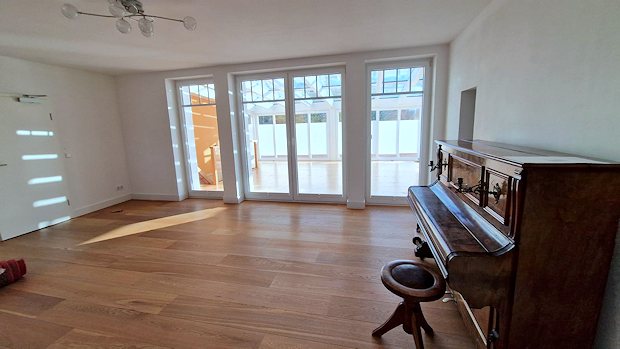 Wohnzimmer im Zweifamilienhaus