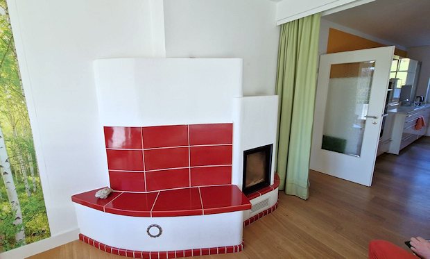 Kamin und Kche vom Zweifamilienhaus