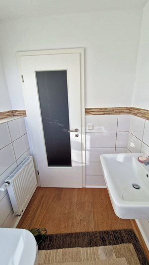 Gstetoilette vom Haus