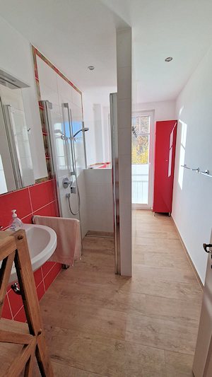 Bad vom Zweifamilienhaus